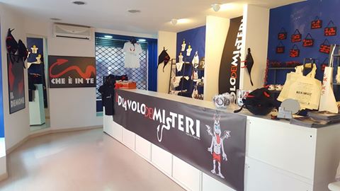 Via a ‘Il diavolo dei Misteri’