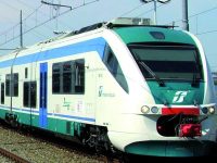 Furgone incastrato tra i binari al passaggio del treno, tragedia sfiorata a San Polo Matese