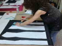 Sfilata di moda di fine anno coi capi delle studentesse del professionale