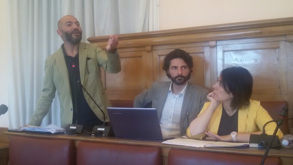 Manca il numero legale a Palazzo San Giorgio, un altro consiglio flop