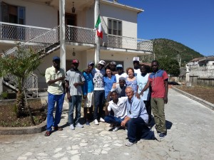 migranti pozzilli foto gruppo
