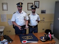 Arma nel bagagliaio, 40enne pluripregiudicato finisce in carcere