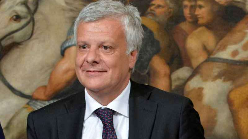 Differenziata e inceneritori, parla il ministro Galletti