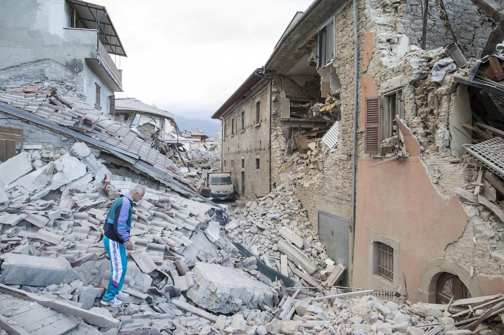 Amatrice, 24 agosto 2016
(ANSA/ MASSIMO PERCOSSI)