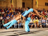 Buskers Festival, Castel del Giudice si prepara all’invasione di acrobati, giocolieri e saltimbanchi