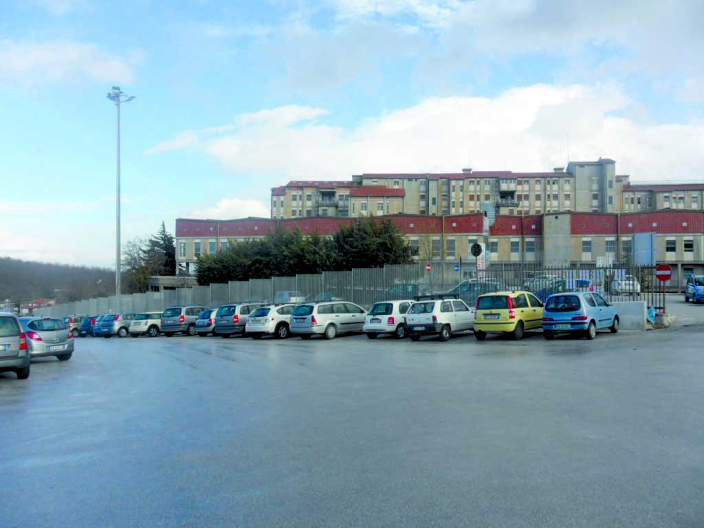 Perde un bimbo, l’altra è disabile: la malasanità e l’inferno di una mamma