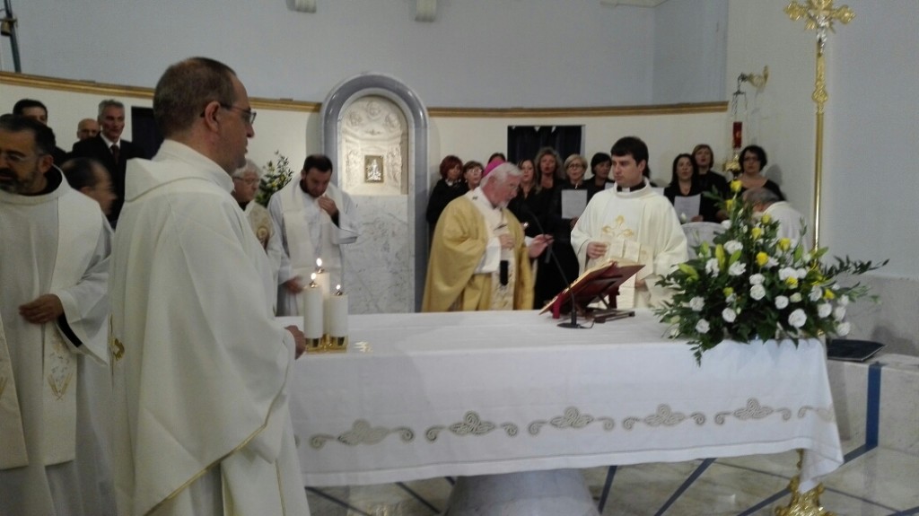 Chiusa da tre anni, chiesa della Libera gremita per la riapertura