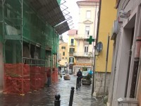 Campobasso, cade e muore davanti a decine di passanti in via Cannavina