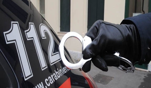 I carabinieri arrestano un minorenne alla guida di un’auto rubata