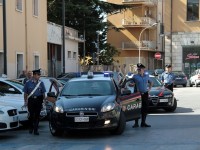 Molestano i clienti di bar e supermercati, denunciati sei nigeriani