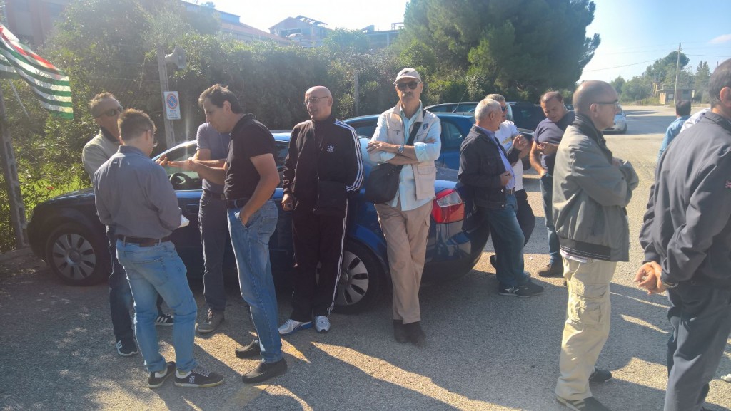 Zuccherificio, l’appello dei dipendenti in presidio: “Lavoro e dignità”