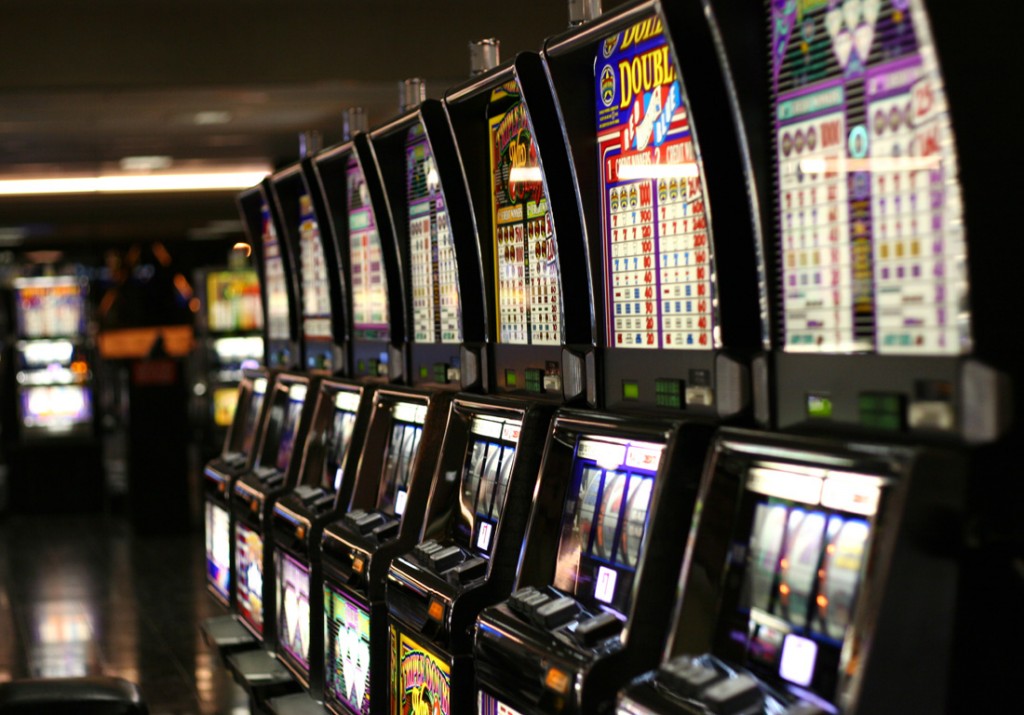 Pozzilli, finge di essere stato derubato dopo essersi giocato lo stipendio alla slot machine: denunciato