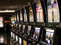 Pozzilli, finge di essere stato derubato dopo essersi giocato lo stipendio alla slot machine: denunciato