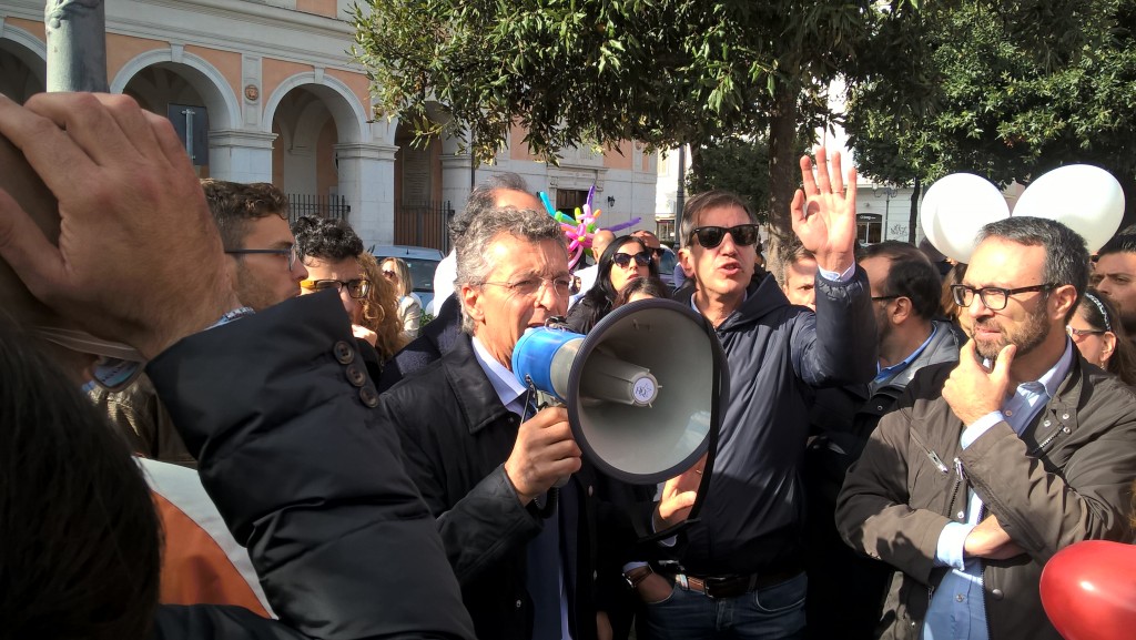 Emergenza scuole sicure, Maio bersaglio delle opposizioni: pronta la sfiducia