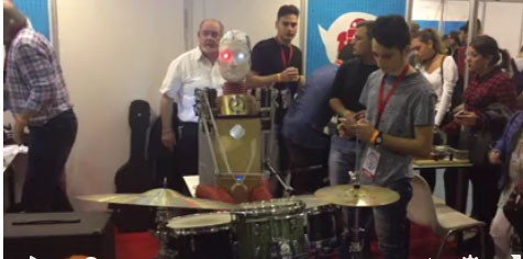 Il robot batterista molisano si impone nella mostra ‘Maker Faire’