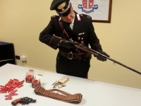 Nascondeva armi in cucina, denunciato 60enne di Monteroduni