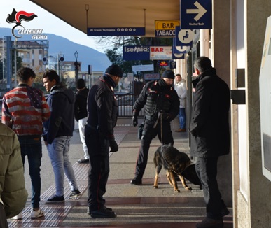 Hashish addosso, nei guai due studenti