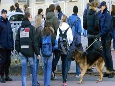 Droga nascosta tra le sigarette, 19enne fermato a due passi dalla scuola