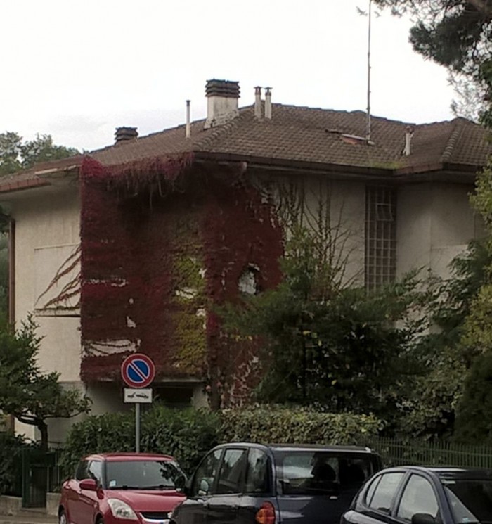 Migranti nella villetta del quartiere chic di Campobasso, scoppia la bufera