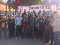 Zuccherificio, l’accusa dei lavoratori ancora in presidio: non si può fare politica sulla nostra pelle