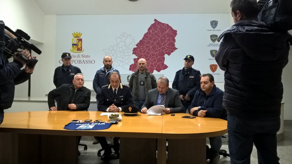 Coffeeshop in casa, 43enne pakistano arrestato