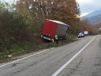 Statale 17, tir con targa lituana finisce nella cunetta al valico di Castelpetroso