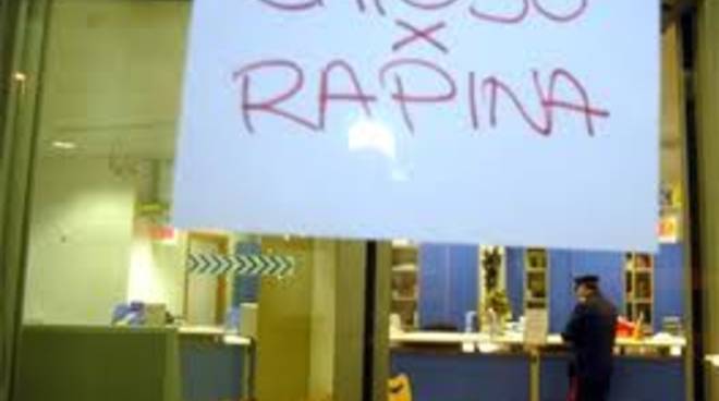 Rapina all’ufficio postale di Sant’Elia a Pianisi, caccia aperta ai malviventi