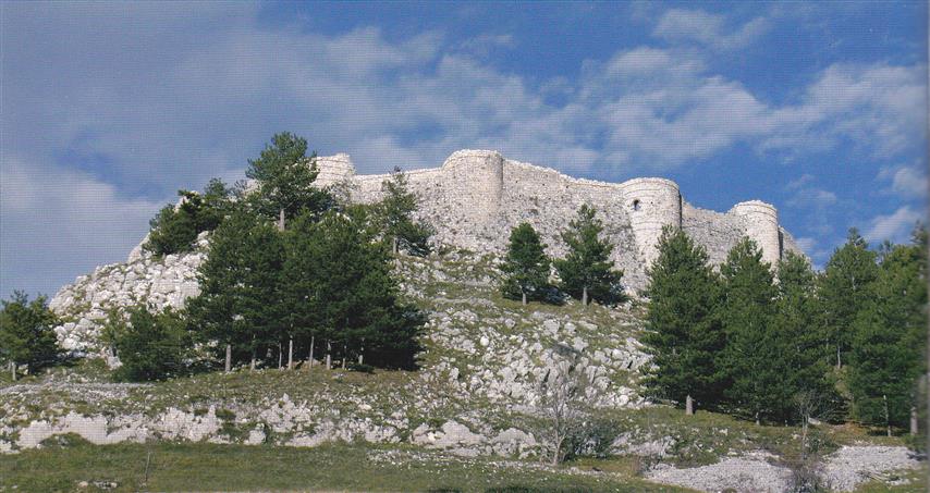 L’antico castello diventa un ‘resort’, via al concorso di idee a Roccamandolfi