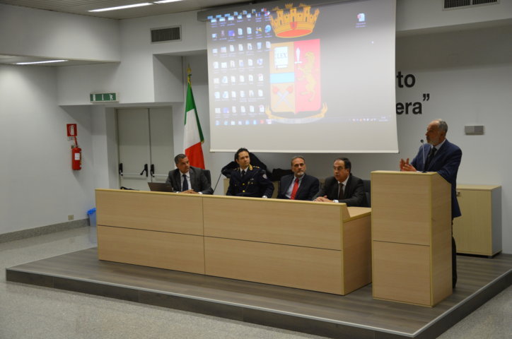 Rapine negli uffici postali, i direttori a lezione di sicurezza con la polizia