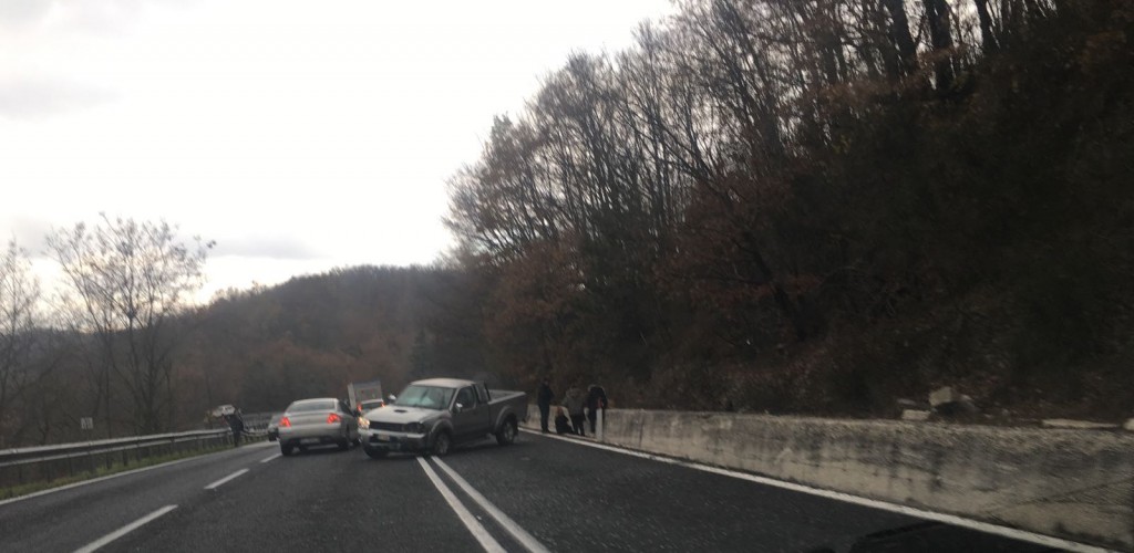 Due incidenti nello stesso punto a distanza di pochi minuti, la Statale 17 off limits