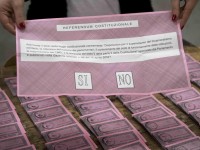 Operations for setting up a polling station for the 04 December Costitutional Referendum, in Rome, Italy, 03 December 2016. The crucial referendum is considered by the government to end gridlock and make passing legislation cheaper by, among other things, turning the Senate into a leaner body made up of regional representatives with fewer lawmaking powers. It would also do away with the equal powers between the Upper and Lower Houses of parliament - an unusual system that has been blamed for decades of political gridlock
ANSA/MAURIZIO BRAMBATTI