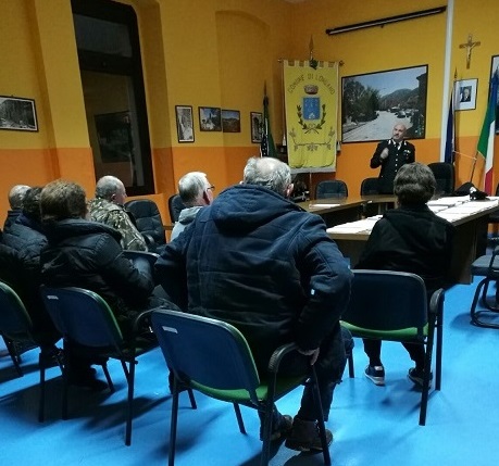 Truffe agli anziani, i carabinieri incontrano i cittadini per metterli in guardia