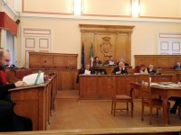 Palazzo San Giorgio, passa il bilancio ma in Aula volano gli stracci