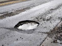Buche sull’asfalto delle strade, l’accusa di Boccardo