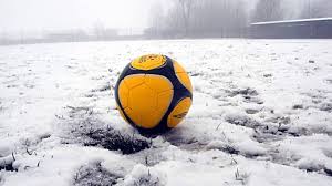 Neve e ghiaccio, calcio fermo nel fine settimana in regione