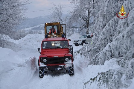Famiglia rischia di morire per esalazioni di monossido di carbonio, salvati dalla figlia di 6 anni