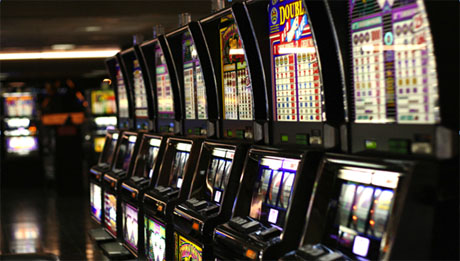 Slot machine a orario, il Comune mette un freno al gioco d’azzardo
