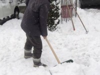 Muore dopo aver spalato la neve, lutto a Pesche