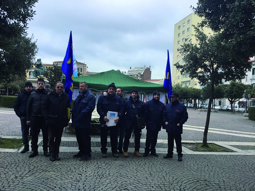 Vertenza Seac, giallo sui licenziamenti. L’azienda avvisa gli utenti: da marzo corse ridotte