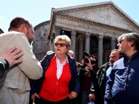 Il decreto che abolisce i voucher è legge, ora stop al referendum