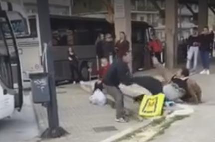 Zuffa tra ubriachi spopola sul web