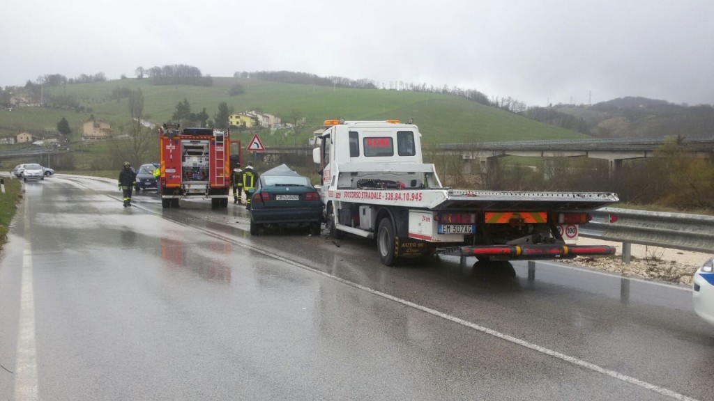 Frontale sul Rivolo, muore una ragazza