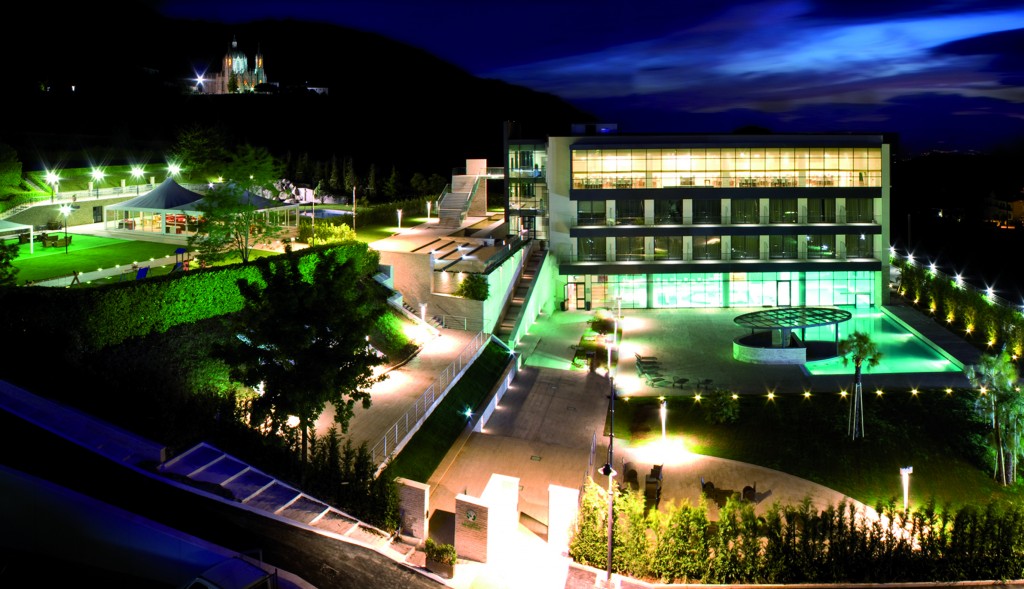 Bit: migliaia di visitatori e vip allo stand, il Molise sbanca. Mességué protagonista