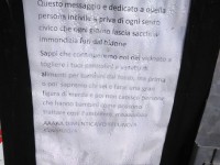 Rifiuti fuori dal cassonetto, i residenti “avvisano” l’incivile