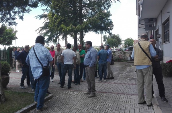 Gli ex dipendenti dello Zuccherificio a Palazzo d’Aimmo: vogliamo un lavoro