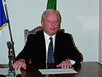 Un uomo che ne metta d’accordo tre, il difficile puzzle del centrodestra