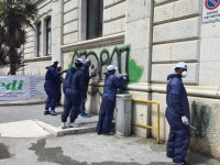 Lezioni di civiltà dai migranti: ripulito pure il muro della scuola D’Ovidio di Campobasso
