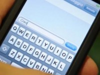 Gli sms all’amante sono causa di separazione con addebito