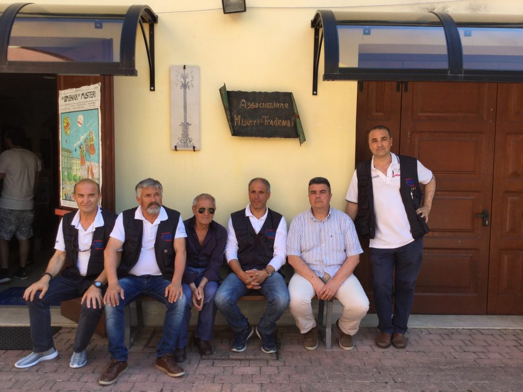 «Sono loro l’anima dei Misteri», il grazie della città all’associazione