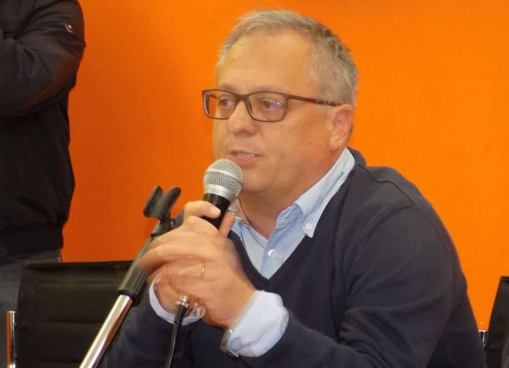 Toto-assessore, Perrella potrebbe ’piazzare’ in giunta un esterno(a)